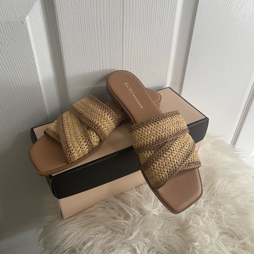 BCBGeneration Lileen Slippn Cream Sandals with Woven Design